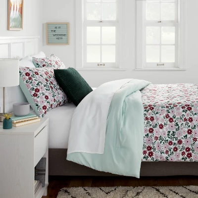 Microfiber Reversible Floral Print Comforter Light Purple/Mint Green - Room Essentials™ 3 Microfiber Reversible Floral Print Comforter Light Purple/Mint Green - Room Essentials™