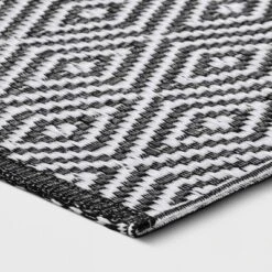 Diamond Check Indoor/Outdoor Rug - Room Essentials™ 7 Diamond Check Indoor/Outdoor Rug - Room Essentials™ -Optimal Household Items GUEST ee6ed4e6 522b 45a4 817b 0fdcbd433976